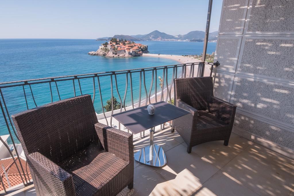 Private Penthouse Djurasevic Apartment Sveti Stefan Bagian luar foto