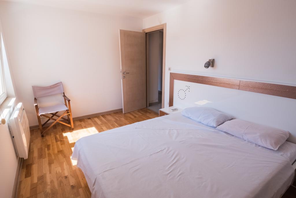 Private Penthouse Djurasevic Apartment Sveti Stefan Bagian luar foto