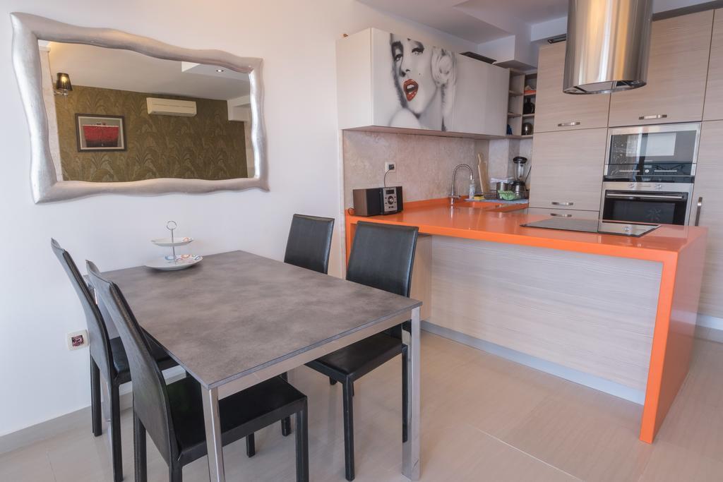 Private Penthouse Djurasevic Apartment Sveti Stefan Bagian luar foto